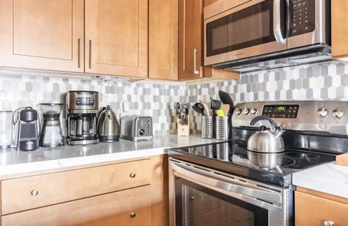 Mammoth Lakes Condo | Slopeside remodeled mountain cabin ski in ski out!