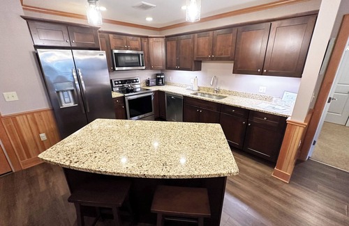 North Conway Condo | Slopeside Retreat at Cranmore, Ski-in/Ski-out