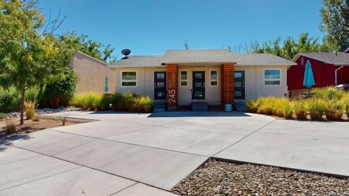 Moab House | Slot Canyon #B