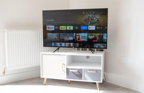 Slough Apartment | Slough Central Flat Free Parking