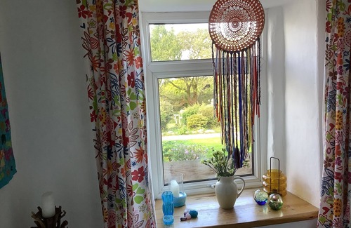 Caernarfon Cottage | Small and cosy traditional Welsh cottage, Carmel , Caernarfon