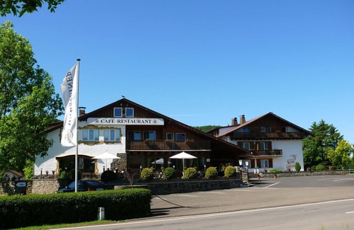 Edertal House | Small comfort four-bed room - Waldhotel Dornröschenshöh