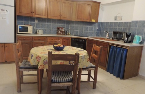 Pitsidia Cottage | Small country house with garden and arbor next to 2 wonderful beaches