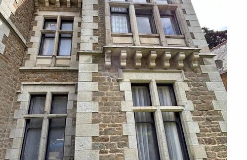 Saint-Igneuc Apartment | Small duplex "pointe du moulinet" in a listed villa