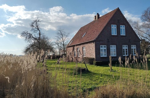 Butjadingen Cottage | Small farmhouse from 1927 with 1,600 sqm garden plot, 3 kilometers to the dike