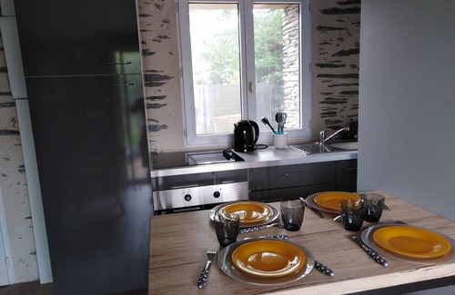 Les Garennes-sur-Loire House | Small house in restored farmhouse with swimming pool