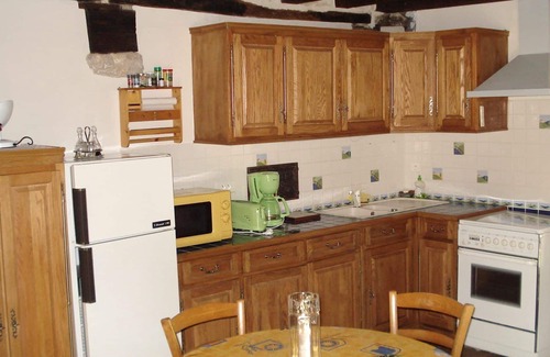 Talcy House | Small independent hunting lodge, courtyard and green space