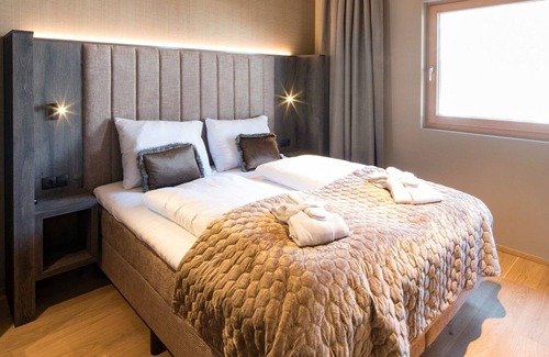 Schruns Apartment | Small Luxury Apartment, pool & SPA, by the mountain railway, PURE Resort Schruns