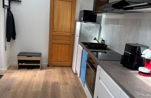 Bouffemont Ski Chalet | Small outbuilding in leafy setting close to Paris and Chantilly.