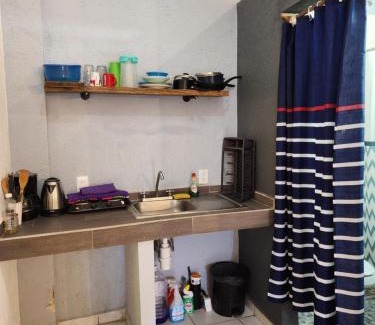 Lazaro Cardenas Apartment | Small studio APT 5min to DT!