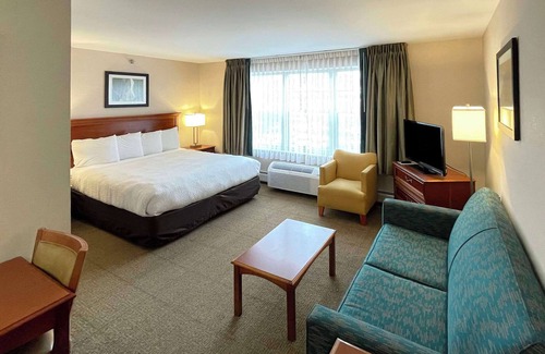 South Burlington Hotel | Smart Suites, an Ascend Collection Hotel
