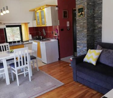 Divcibare Apartment | Smiley 1