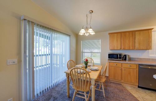 Smith River House | Smith River Home w/Boat Launch & Ocean Views