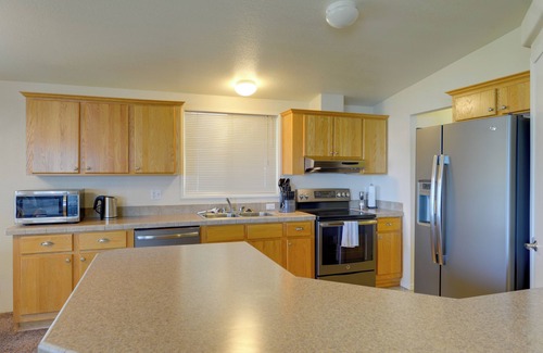 Smith River House | Smith River Home w/Boat Launch & Ocean Views