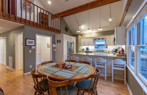 Whittier Cottage | Smokey Mountain River Retreat