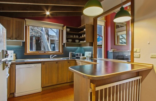 Dinner Plain Ski Chalet | Smoko - Dinner Plain