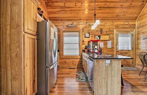 Sevierville Cabin | Smoky Mountains Cabin < 1 Mi to Douglas Lake