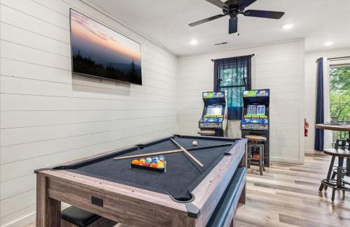 Sevierville House | Smoky Shores Lakeview Cabin By Beyond Expectations