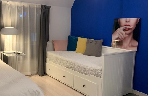 Higashinippori Apartment | SMOOTH SAILING us502