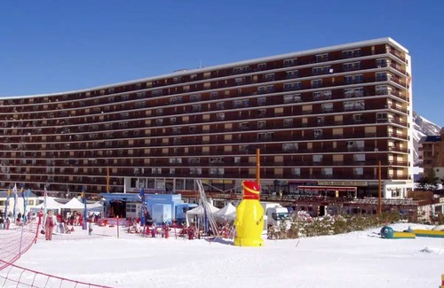 Saint-Etienne-en-Devoluy Apartment | Snow-front studio in the family resort of Superdévoluy