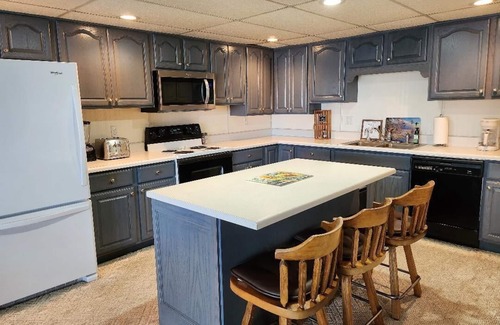 Fremont House | Snow Lake Chalet Northeast Indiana