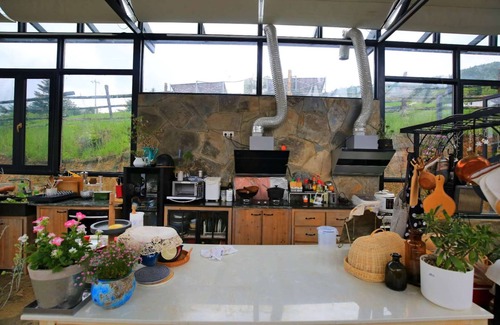 Yulong County House | Snow Mountain ·Flower Blossom