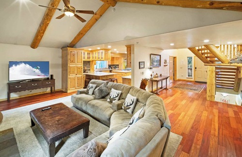 Summit Estates Ski Chalet | Snow Summit. Huge 6BR Chalet w/Game Room, Spa.