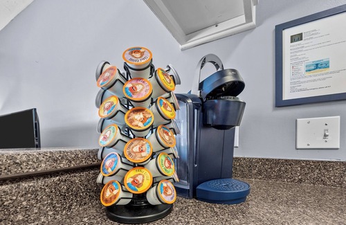 Upper Grand Lagoon Cottage | Snowbird Haven | Pet-Friendly- 4 Min to Beach