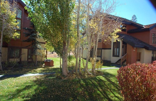 Mammoth Lakes Condo | Snowcreek Resort Vacation Rental #439