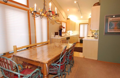 Mammoth Lakes Condo | Snowcreek Resort Vacation Rental #908