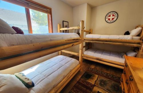 Mammoth Lakes House | Snowcreek Resort Vacation Rentals 751 Fairway Circle
