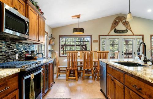 Fox Farm House | Snowcrest Lodge in Exclusive Fox Farm