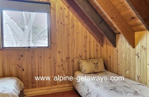 Dinner Plain Ski Chalet | Snowdrop Lodge