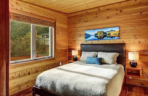 Friday Harbor Hotel | Snug Harbor Resort and Marina - Two Bedroom Waterfront Suite