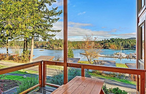 Friday Harbor Cabin | Snug Harbor Resort and Marina - Two Bedroom Water View Cabin, Queen Beds