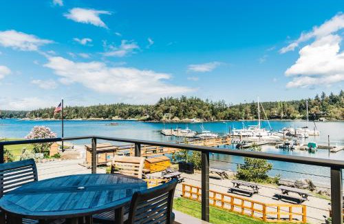 Friday Harbor Ski Chalet | Snug Harbor Resort and Marina