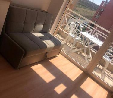 Tankovo Apartment | Snug Studio Apt, Sunny Day 6