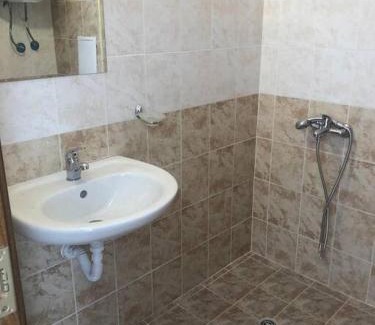 Tankovo Apartment | Snug Studio Apt, Sunny Day 6