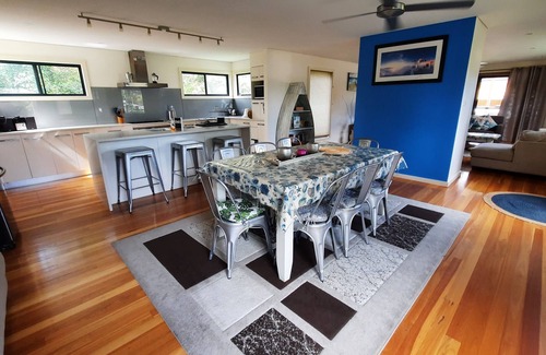 Callala Bay House | So close to the boat ramp and beach for boating enthusiasts and beach goers!nnn