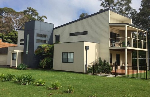 Callala Bay House | So close to the boat ramp and beach for boating enthusiasts and beach goers!nnn