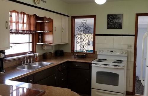 Greencastle House | So convenient! So clean! So close to Depauw University. 40 min. from Indy.