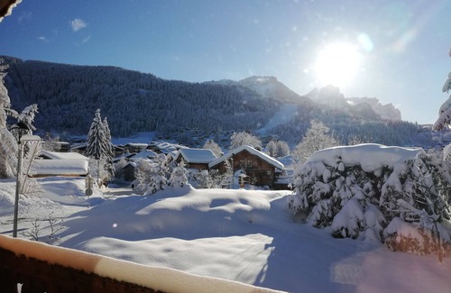 Les Carroz-d'Araches Ski Chalet | SO Good ! Jacuzzi ! Idéalement Placé: Carroz Centre, vue Montagne, au Calme