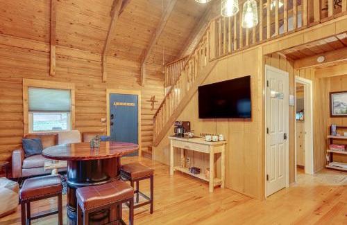 Cleveland House | Soak in Hot Tub, Explore Outdoors Cleveland Cabin