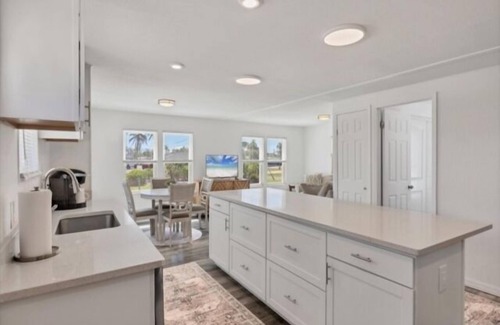 Grove City House | Soak up Florida Sunshine & be just 5 minutes to the beach! Affordable Luxury