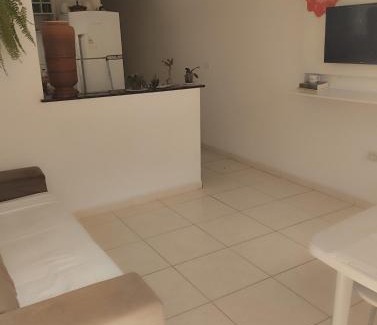 Itanhaem House | Sobreposta aconchegante na praia