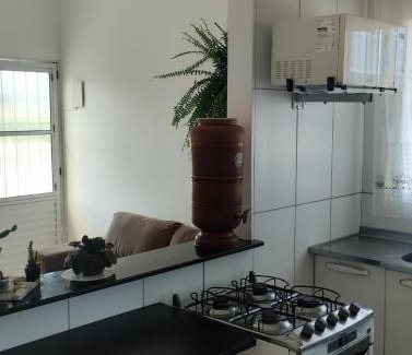 Itanhaem House | Sobreposta aconchegante na praia