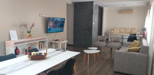 San Juan Apartment | Sol y Montaña