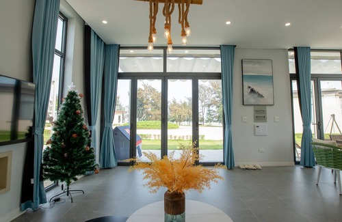 Mong Cai Villa | Solar LuxStay Villa - Long Beach