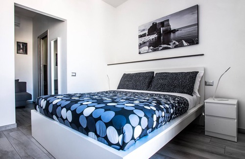 Naples City Centre Bed & Breakfast | Solarium al Duomo - Suite 3 by Wonderful Italy