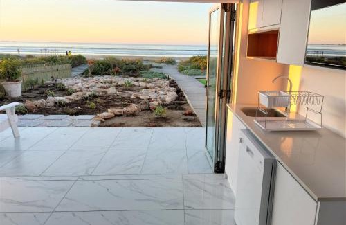 Paternoster Apartment | Soli Deo Gloria, Pearl Studio